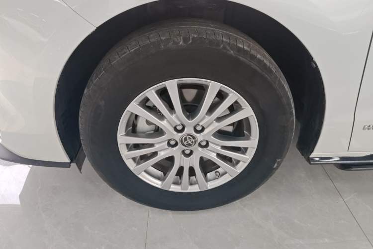 Used Toyota Sienna 2021 2.5L Hybrid Premium Edition