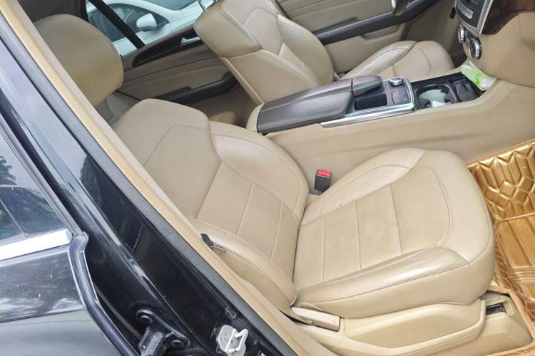 Used Mercedes-Benz M-Class 2014 ML 400 4MATIC Dynamic Model
