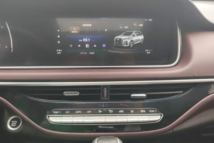 Used GAC Trumpchi M6 2021 PRO 270T DCT Luxury Edition Audio And AC Panel