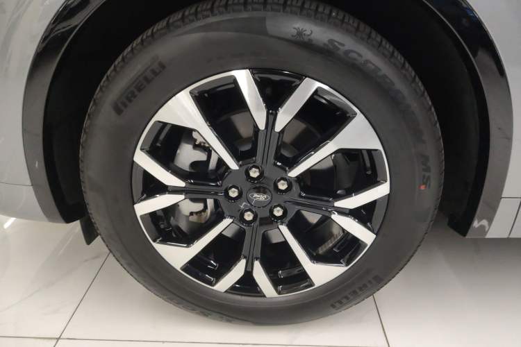 Used Ford Edge 2025 Ford Explorer L 2.0T EcoBoost E-Hybrid Four-Wheel-Drive 7-Seater Supreme Model