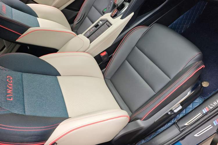 Used Lynk & Co 06 2021 1.5T Shero Pink Special Edition Right Front Seat