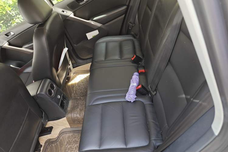 Used Volkswagen Tiguan 2010 1.8 TSI Automatic Two-Wheel Drive Trend Edition Left Rear Seat