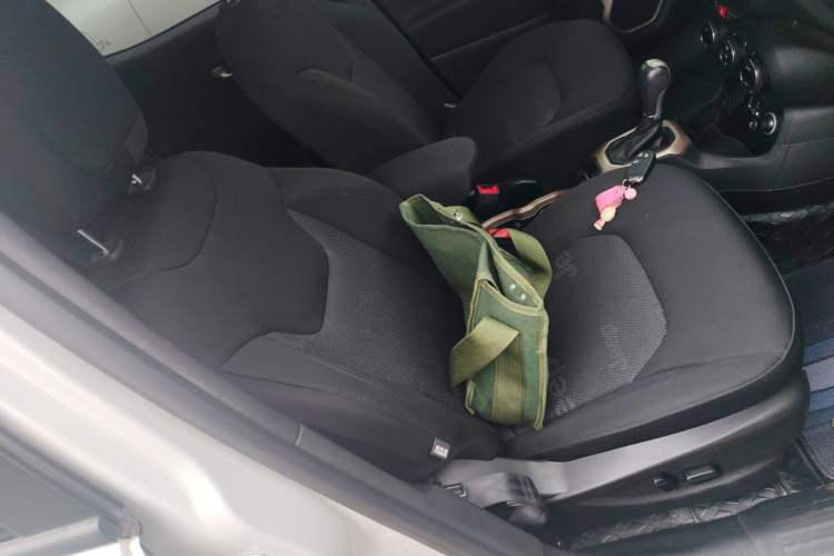 Used Jeep Renegade 2017 180T Automatic Jingneng Edition Right Front Seat