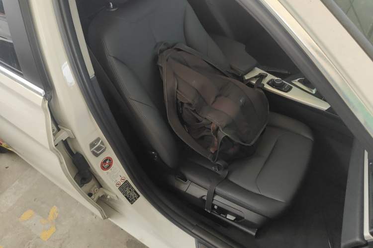 Used BMW 3 Series 2014 320Li Fashion Model Right Front Seat