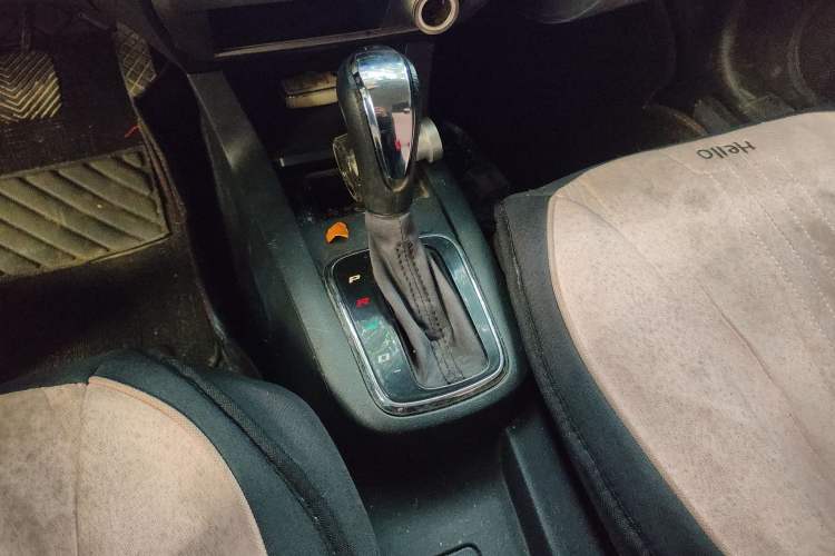 Used Brilliance Junjie Cross 2010 1.5L Automatic Comfort Edition Gear Lever