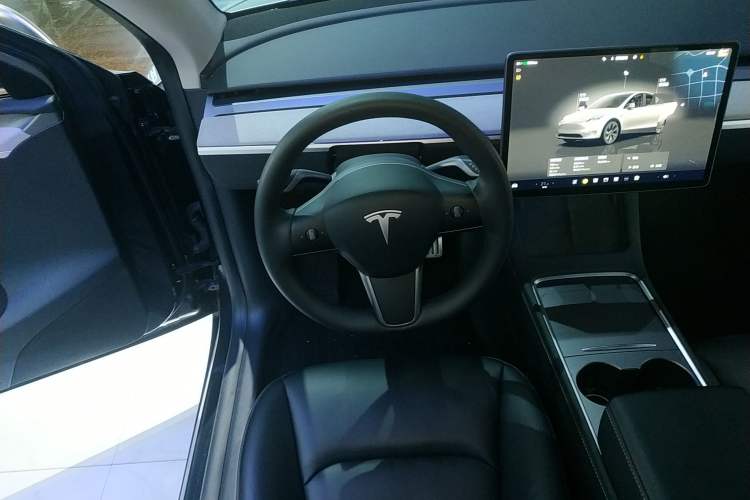 Used Tesla Model Y 2024 Rear-Wheel-Drive Version
