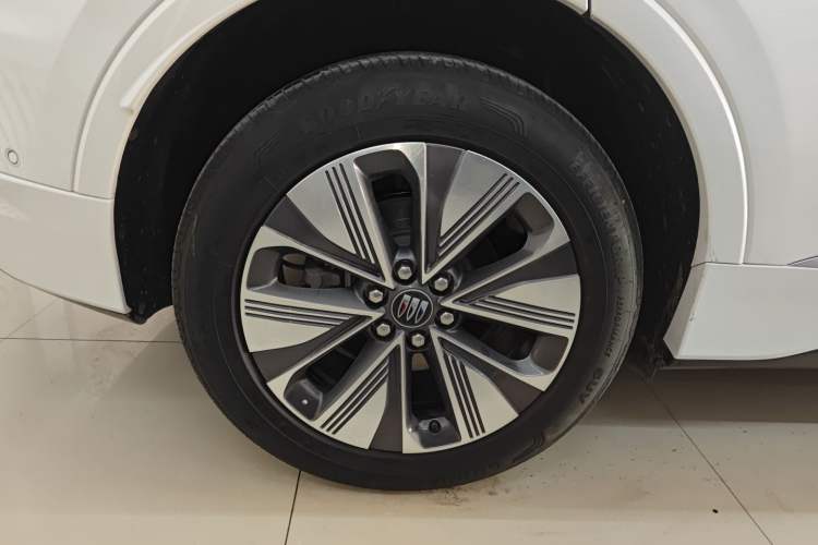 Used Buick E5 2025 Model 620KM Prestige Edition