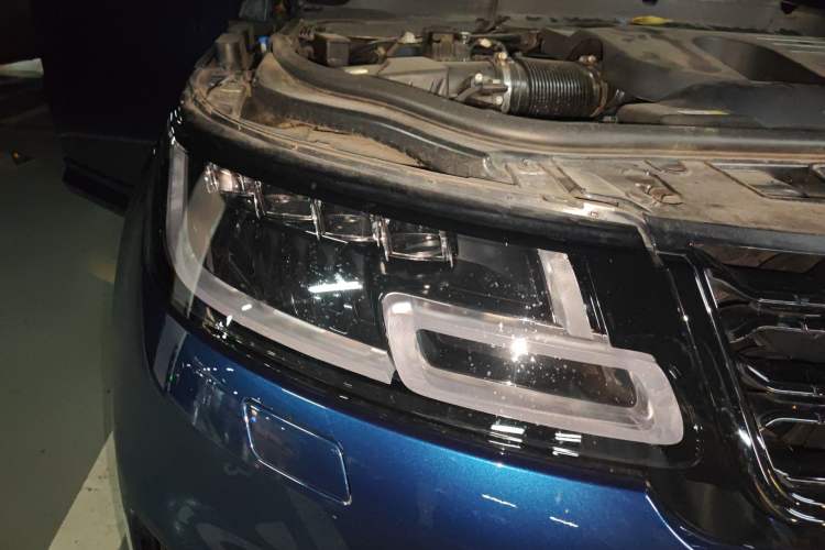 Used Land Rover Range Sport 2022 3.0 L6 Ink Blue Glitter Edition Right Front Headlight