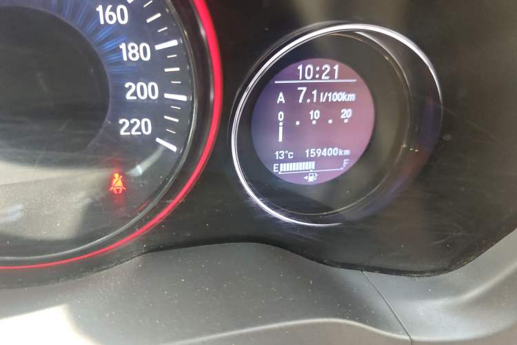 Used Honda Vezel 2015 1.8L CVT 2WD Luxury Model
