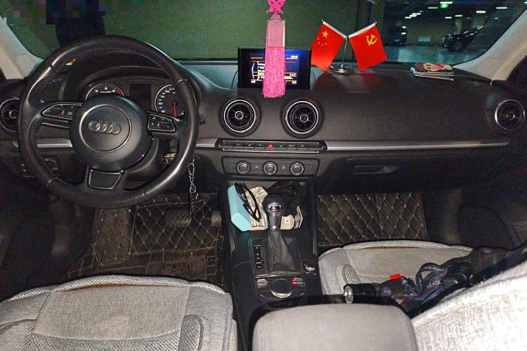 Used Audi A3 2014 Sportback 35 TFSI Automatic Style Edition Center Console