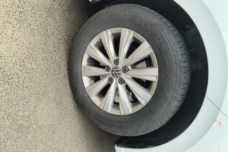 Used Volkswagen Lavida 2023 New Sharp 1.5L Automatic Excellent New Edition Right Front Wheel Hub