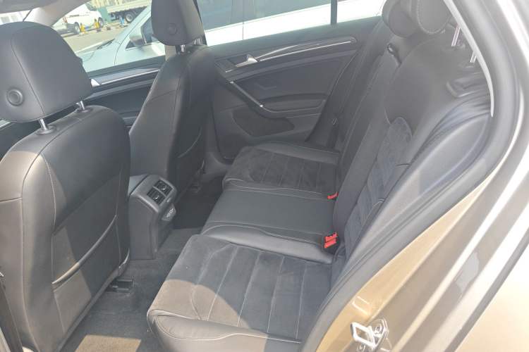 Used Volkswagen Golf 2020 Zhiai Edition 280TSI DSG Luxury Model Left Rear Seat