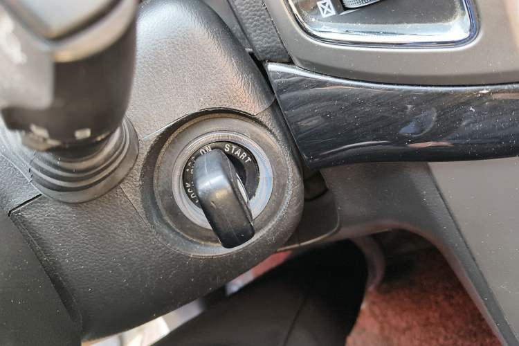 Used Chevrolet Captiva 2014 2.4L 4x4 Flagship Edition 7 Seats Vehicle Key