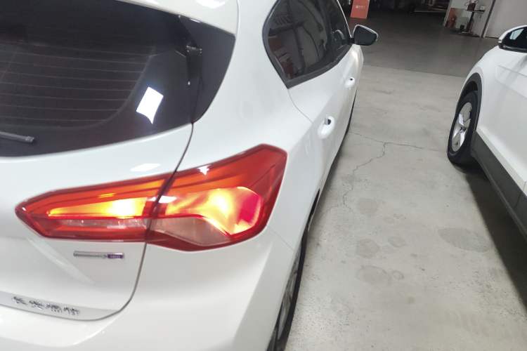 Used Ford Focus 2020 Hatchback EcoBoost 180 Automatic Trend Edition
