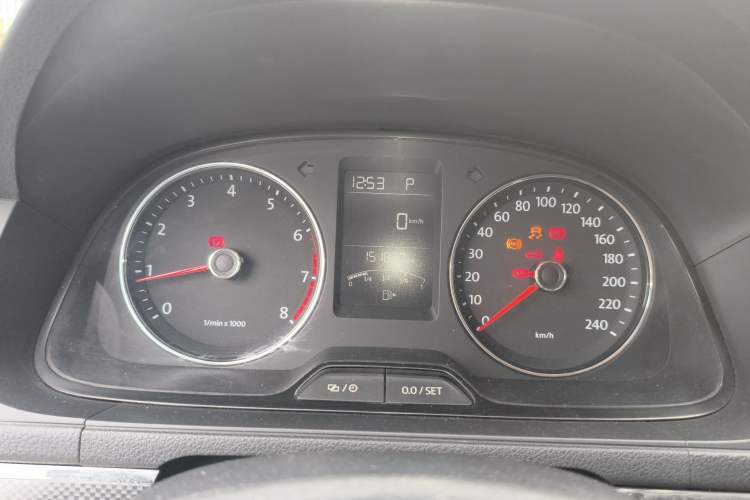 Used Volkswagen Cross Lavida 2014 1.6L Automatic Instrument Cluster