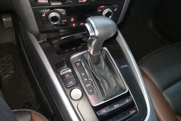 Used Audi Q5 2017 Plus 40 TFSI Technology Model
