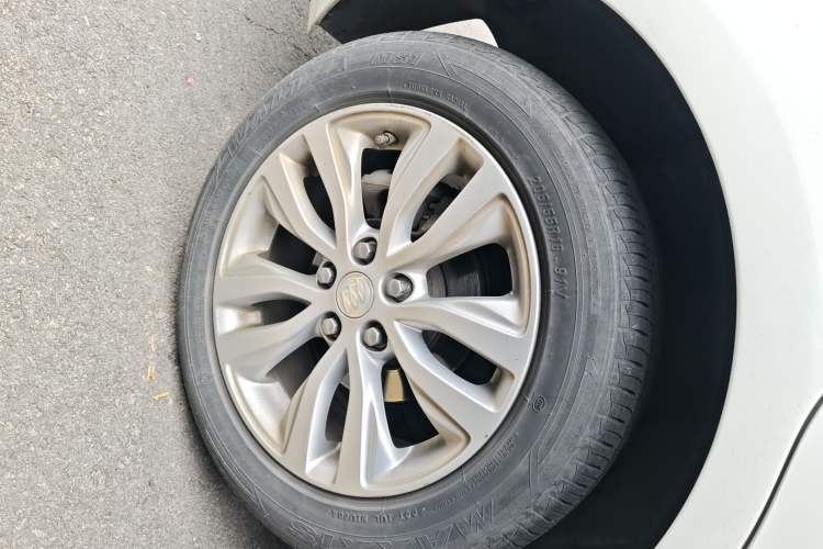 Used Buick GT 2021 Revised Version Flagship 1.5L Automatic Elite Edition Right Rear Wheel Hub