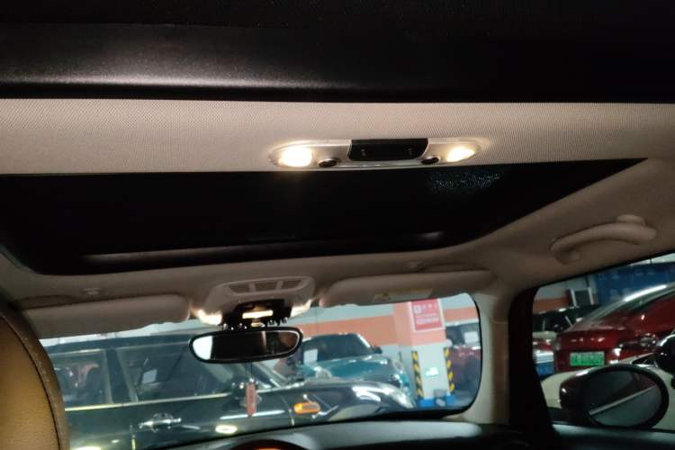 Used MINI MINI 2019 1.5T COOPER Classic Edition Five-Door Version
