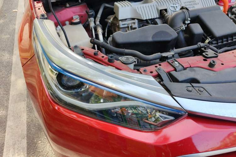 Used Toyota Levin 2016 Dual-Engine 1.8H GS E-CVT Elite Model with Sunroof Right Front Headlight