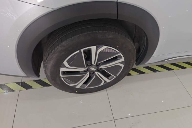 Used Geely Galaxy Galaxy Xingjian 7 EM-i 2025 120km Launch+ Version
