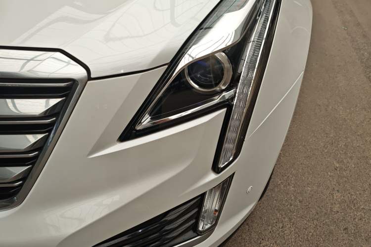 Used Cadillac XT5 2018 28E Four-Wheel Drive Tech Version