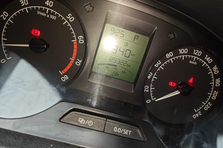 Used Skoda Rapid 2015 1.6L Automatic Smart Selection Model
