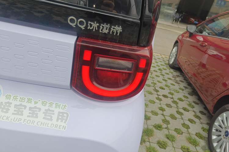 Used Chery QQ Ice Cream 2022 120km Conical Shape Lithium Iron Phosphate Right Rear Taillight