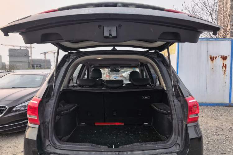 Used Haval H6 2015 Sport Edition 1.5T Automatic Two-Wheel Drive Luxury Model Trunk