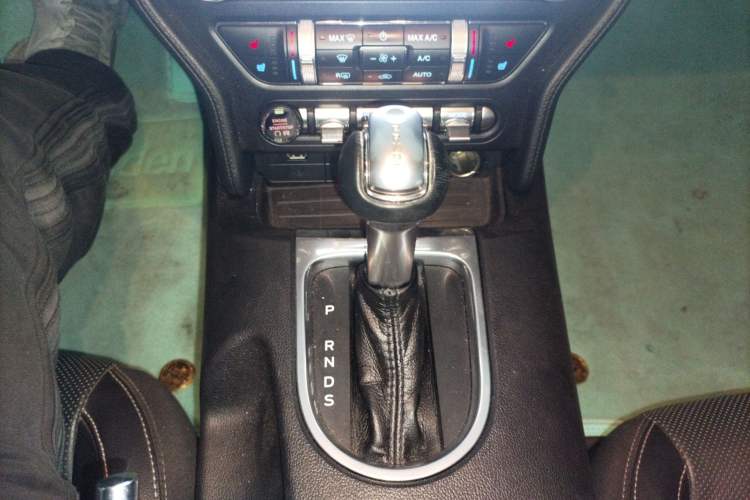Used Ford Mustang 2019 2.3L EcoBoost Gear Lever