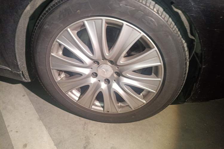 Used Mercedes-Benz S-Class 2014 S 320 L Business Model Right Front Wheel Hub