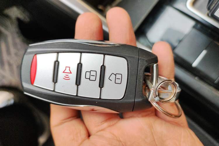 Used Great Wall Poer 2021 2.0T Commercial Version Automatic Diesel Two-Wheel Drive Elite Trim with Long Bed – GW4D20M Vehicle Key