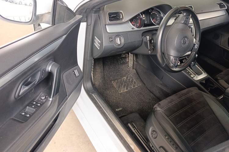 Used Volkswagen FAW-Volkswagen CC 2016 1.8TSI Luxury Model
