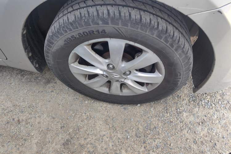 Used Hyundai Verna (older generation) 2014 1.4L Manual Smart GLS Trim