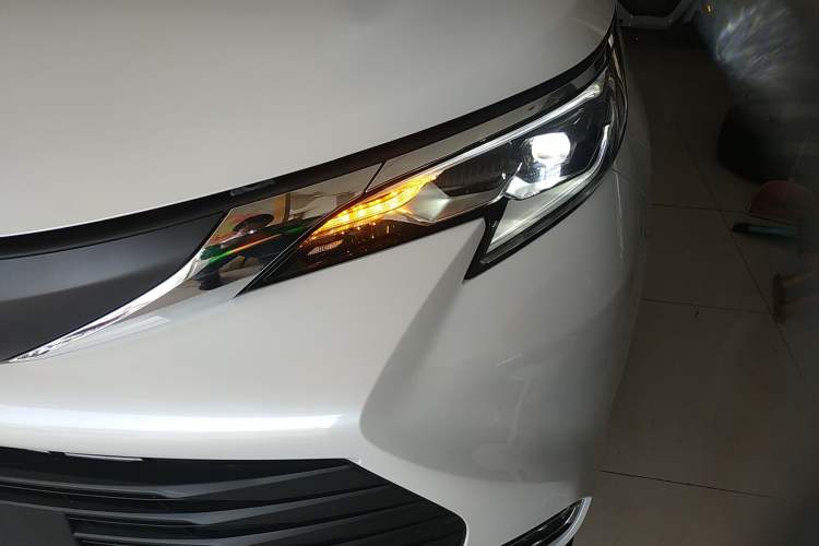 Used Toyota SIENNA 2026 Model 2.5L Dual-Engine Two-Wheel-Drive Comfort Edition Left Front Headlight