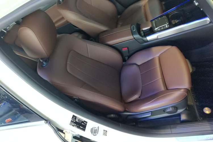 Used Mercedes-Benz GLB 2022 GLB 200 Dynamic Edition Right Front Seat