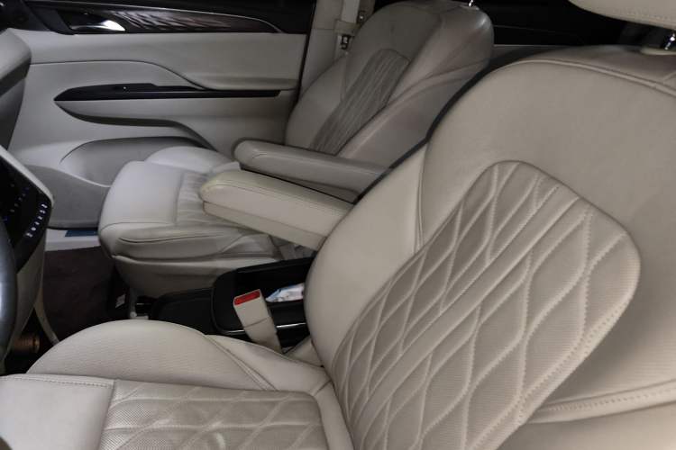 Used Buick GL8 2017 28T Avenir Avia National Emission Standard V