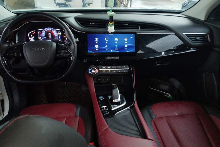 Used Dongfeng Aeolus AX7 2022 Mach Edition 1.5T DCT DF41 Center Console