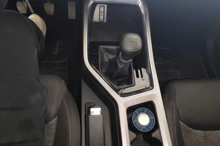 Used Wuling Jiachen 2022 1.5L Manual Enjoyment Elite Model
