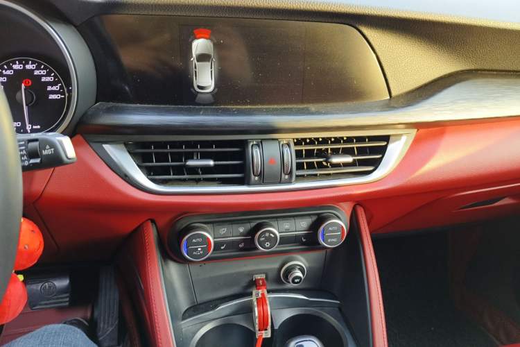 Used Alfa Romeo Stelvio 2017 2.0T 200HP Elite Edition
