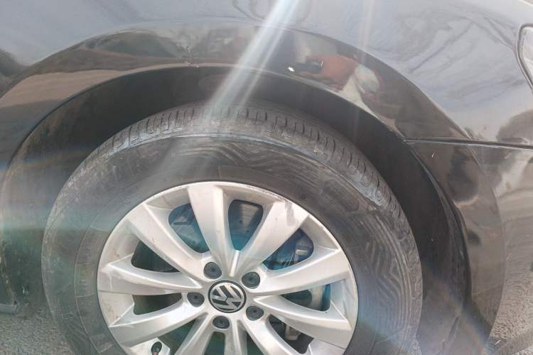 Used Volkswagen Passat 2013 1.8TSI DSG Government Procurement Edition Right Front Wheel Hub