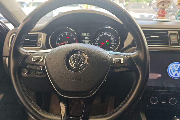 Used Volkswagen Sagitar 2017 1.6L Automatic Comfort Model Steering Wheel
