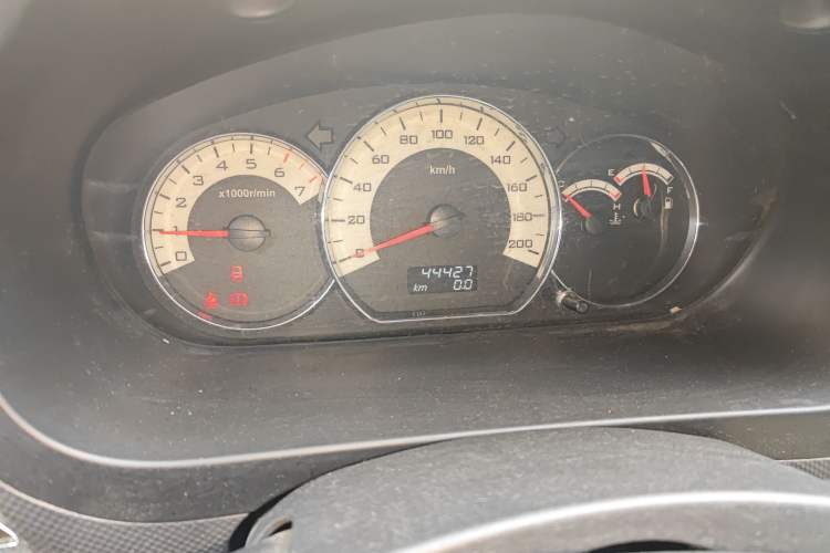 Used Wuling Hongguang 2014 1.5L S Luxury Model Odometer Close Up