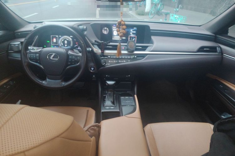 Used Lexus ES 2018 300h Premier Edition China V Standard