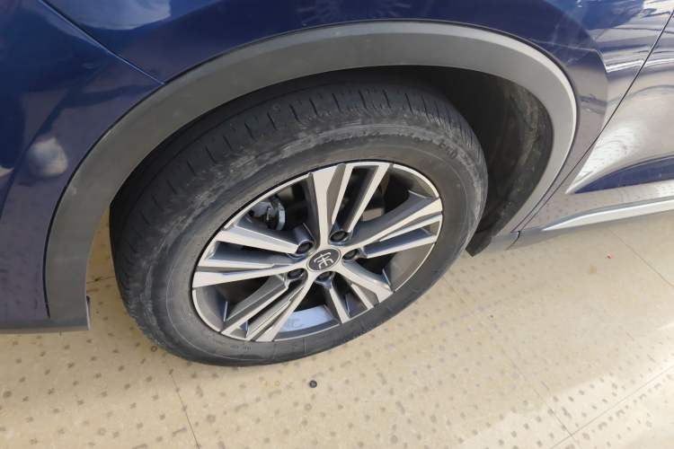 Used BYD Song Pro New Energy 2022 DM-i 51km Luxury Model Left Front Wheel Hub