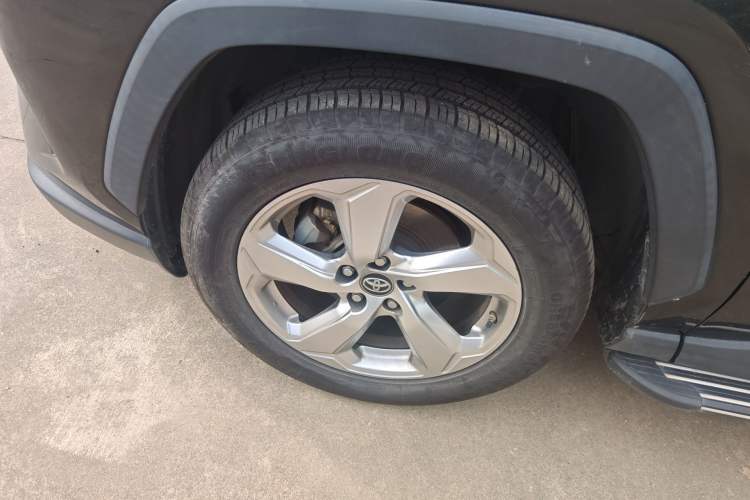 Used Toyota RAV4 2021 2.0L CVT Two-Wheel Drive Fashion Edition
