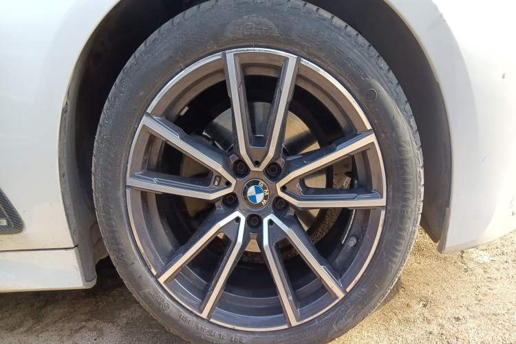 Used BMW 3 Series 2021 320Li M Sport Package Right Front Wheel Hub