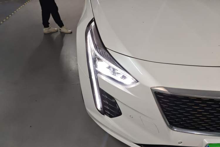 Used Cadillac CT6 2020 28T Elite Edition Right Front Headlight