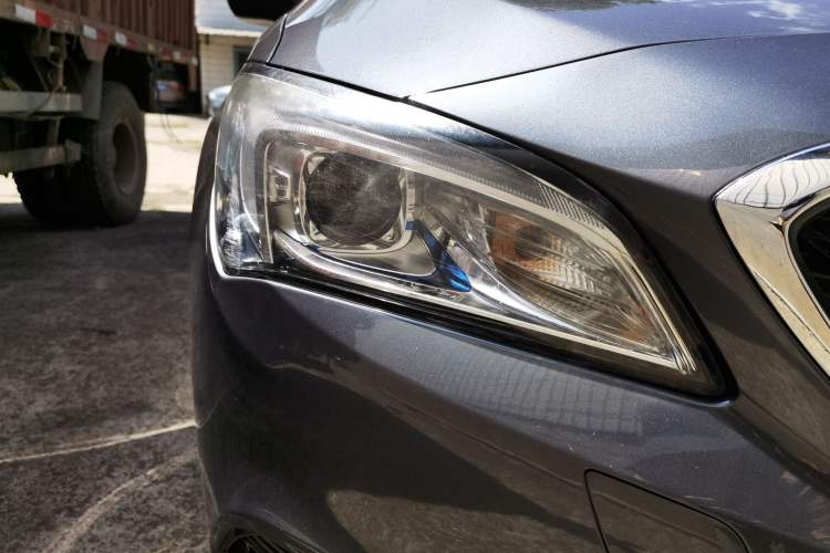 Used Buick Verano 2017 Sedan 20T Dual-Clutch Leading Model Right Front Headlight