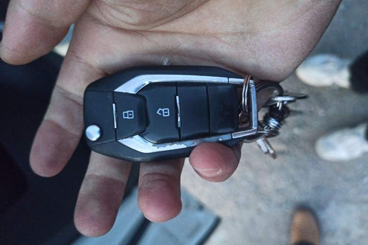 Used SAIC MAXUS G10 2022 2.0T Manual Value Edition Gasoline 7-Seater