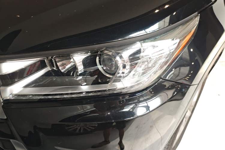 Used Toyota Highlander 2018 2.0T Four-Wheel Drive Prestige Version 7 Seats China VI Standard
